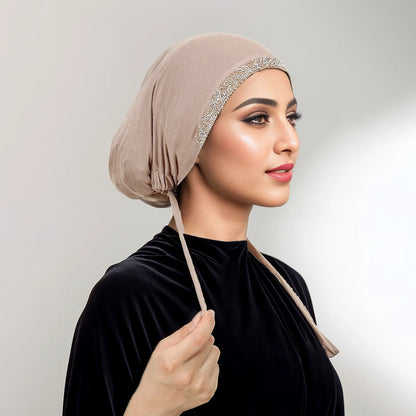Bonnet liseré de diamants
