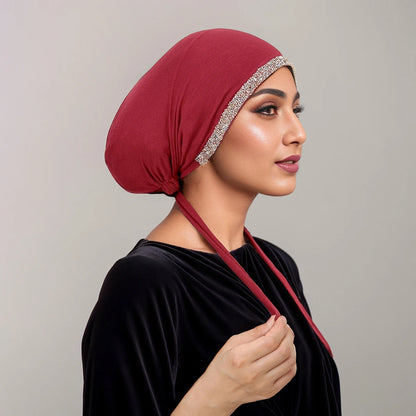 Bonnet liseré de diamants