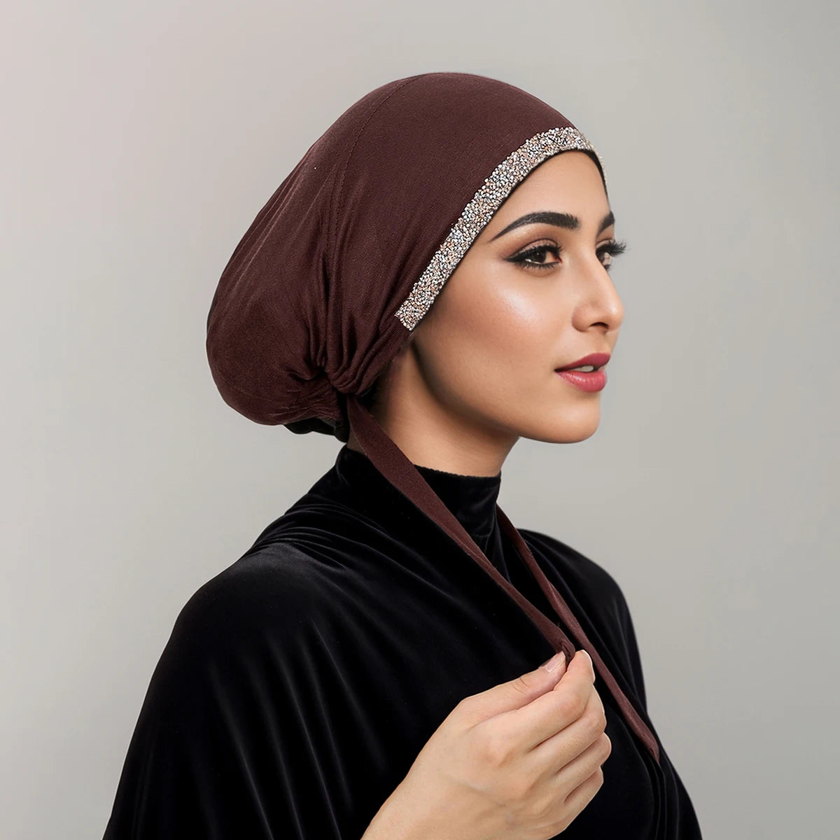 Bonnet liseré de diamants